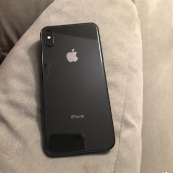 iPhone XS MAX - Picture 1 of 3